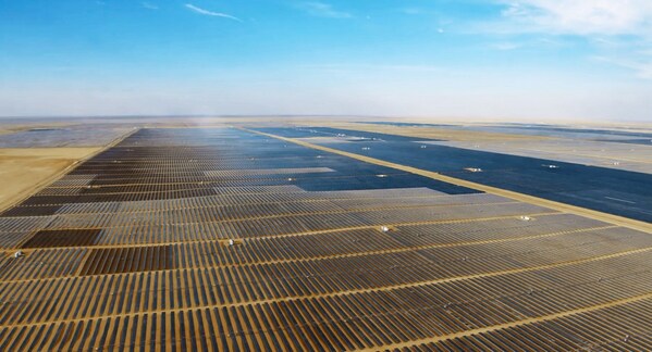图示为埃及165.5mw bendan光伏电站，该电站使用了正泰新能的光伏组件。